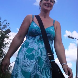C’est mon annif ce soir et j’ai envie de fêter ça un peu différemment Roxane - rencontre-Cougar-Lille