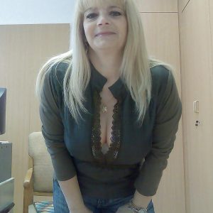 T’es dispo pour un café ? Mélina - rencontre-Milf-Cergy