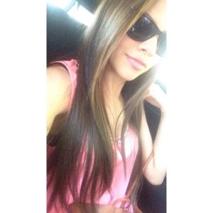 Coincée par la pluie, qui vient jouer ? Lina - rencontre-Milf-Versailles