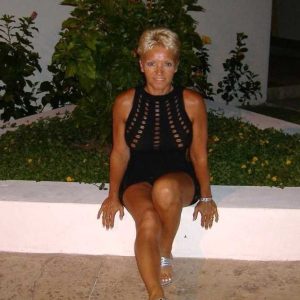 Envie de kiffer sans vêtements ? Amandine - rencontre-Naturiste-Bourges