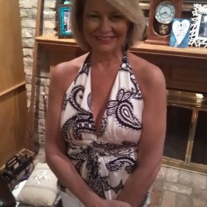 Nue quand les ombres longuent Sylvaine - rencontre-Naturiste-Wattrelos