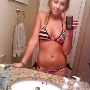 Émilie, 18 ans – Rencontre excitante Émilie - rencontre-Teen-Caen